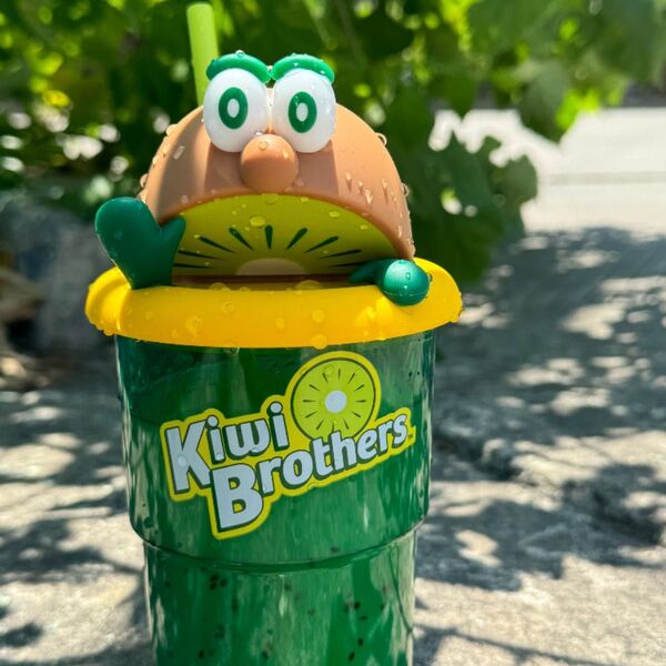 ゼスプリ「キウイブラザーズ」のタンブラー