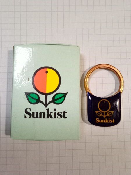 昭和レトロ キーホルダー Sunkisut サンキスト ノベルティ
