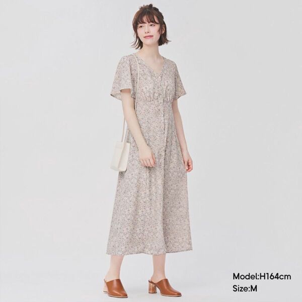 GU 花柄ワンピース Mサイズ ナチュラル