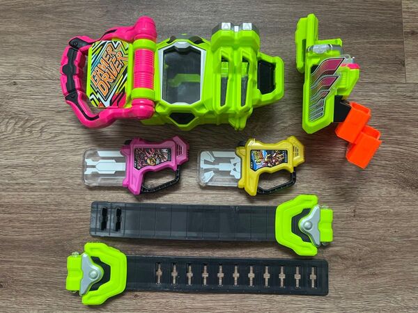 変身ベルト DXゲーマドライバー&キメワザスロットホルダーセット エグゼイド