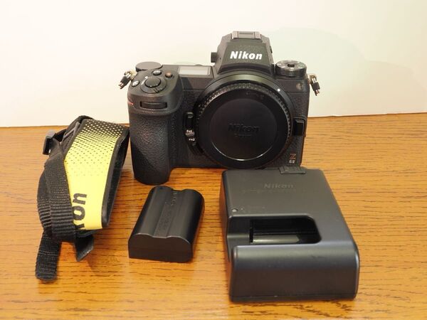 Nikon Z 6II シャッター回数8800回 美品 ボディのみ(その他付属品)