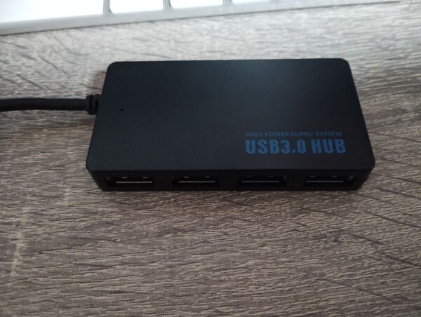 4ポート USB 3.0ハブ