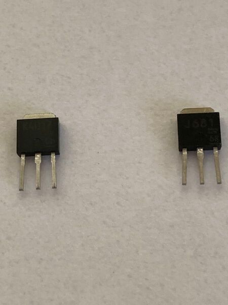 NchパワーMOSFET 60V5A 2SK4017(Q) 1個 + PchパワーMOSFET 60V5A 2SJ681 1個