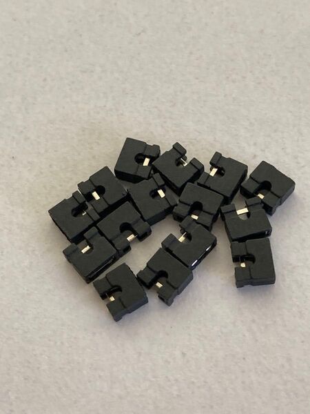15個セット ジャンパーピン 黒 2.54mmピッチ 金メッキ DIY 電子工作