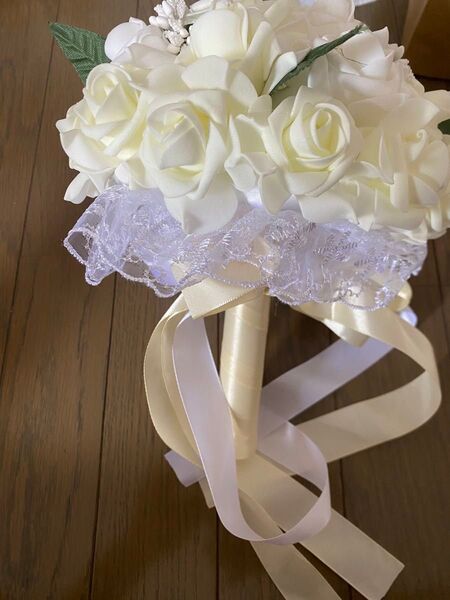 ブーケ、ブートニア!結婚式には必需のアイテム!一度使用しましたが目立って傷はありません!是非検討お願いします