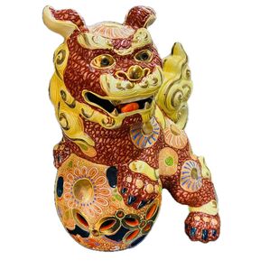 獅子の陶器装飾品 赤金 九谷焼 シーサー