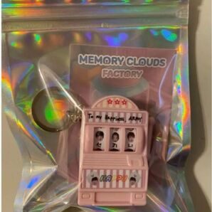 BTSジンセンイル スロットキーホルダー happy マスター 韓国カフェ 新品