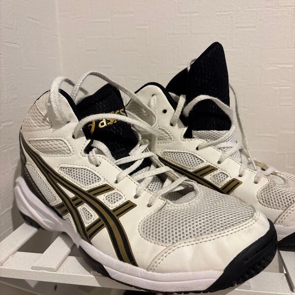 asics スニーカー ホワイト/ゴールド