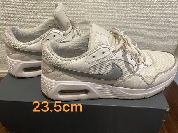 NIKE エアマックスエクシー ホワイト/シルバー 23.5cm