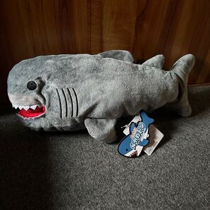 サメのぬいぐるみ