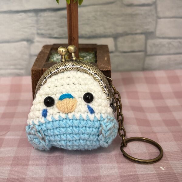 セキセイインコちゃん(ホワイト、ブルー)のあみぐるみミニがま口 ハンドメイド