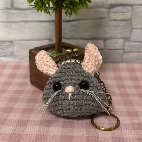 チンチラちゃん(グレー系)のあみぐるみミニがま口 ハンドメイド