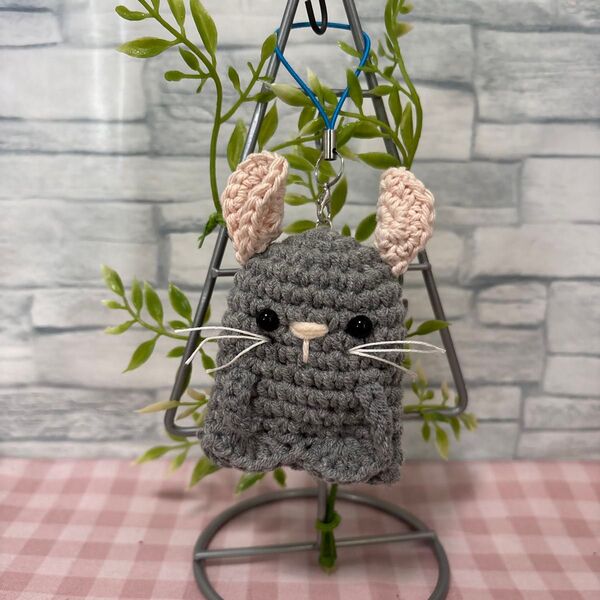 チンチラちゃんのあみぐるみストラップ(青) ハンドメイド
