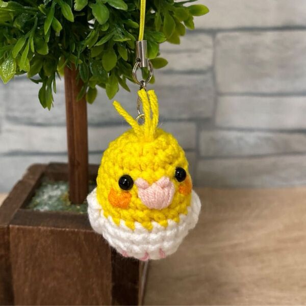 オカメインコちゃん(ルチノー)のあみぐるみストラップ ハンドメイド