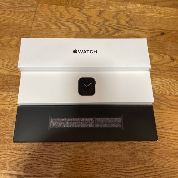 Apple Watch SE NIKEコラボ40mm ブラック