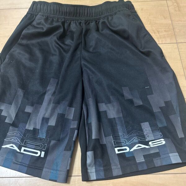 adidas ハーフパンツ ブラック 150