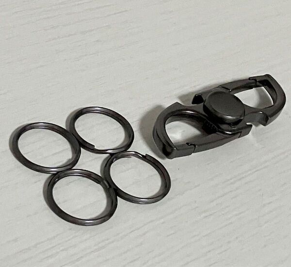 カラビナ付き多機能ハンドスピナー|キーホルダー&栓抜き機能搭載・亜鉛合金製