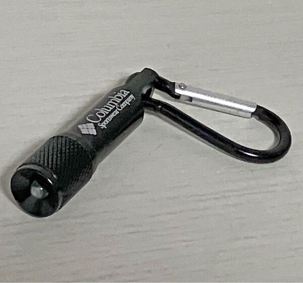 超小型 ミニ懐中電灯 キーホルダータイプ 軽量LEDライト アルミ製 ブラック