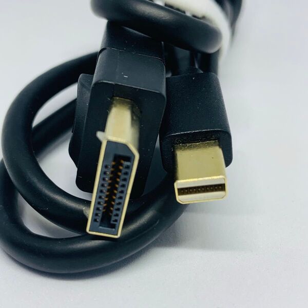 DisplayPort to Mini DisplayPort 変換ケーブル