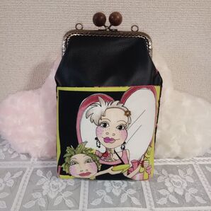 売切価格/縦長がま口ショルダーバック/ロラライハリス/ポケットにキルティングとビーズ装飾してます