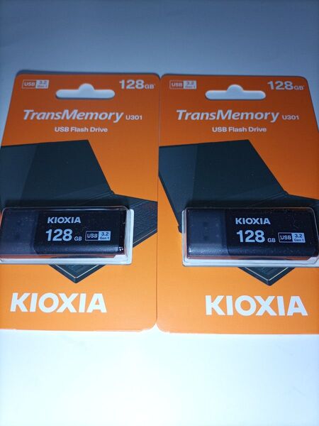 旧東芝・キオクシアUSBメモリ高速128GB黒色X2個セット