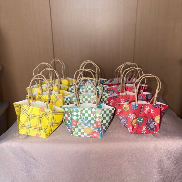 【ハンドメイド】ミニ紙袋3種 各4枚 全12枚【15cmの折り紙1枚で作製】