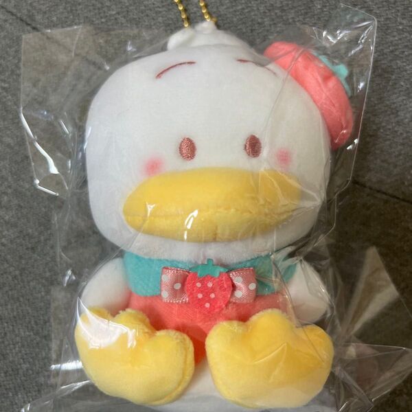 新品未開封サンリオあひるのペックルいちごチーク むにゅぐるみマスコットぬいぐるみ