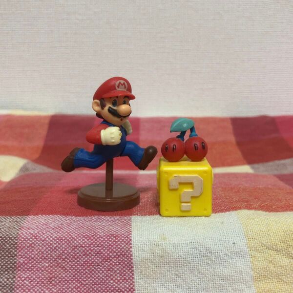 チョコエッグ スーパーマリオ マリオ ダブルチェリー&はてなブロック