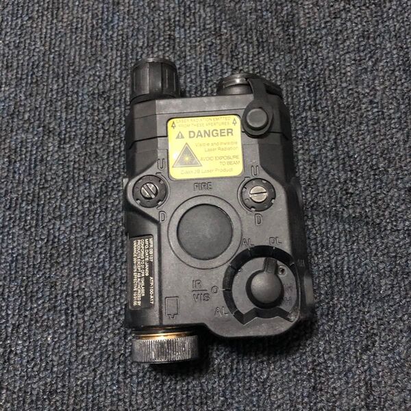 VFC PEQ-15 LEDライト REDレーザー 20mmレール対応