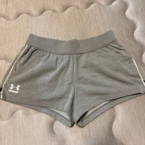 UNDER ARMOUR ショートパンツ
