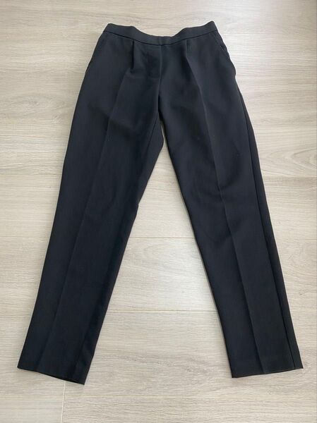 アンドミー テーパードパンツ センタープレスロングパンツブラック スラックス Sサイズ