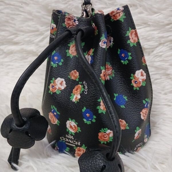 【美品】COACH コーチ ティーローズ バケツ型 巾着ポーチ ミニバック 小物入れ