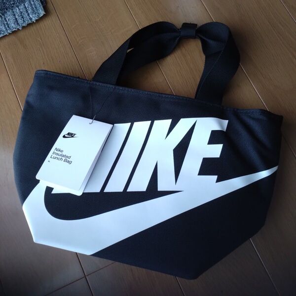 新品 NIKE ナイキ フューチュラ トート バッグ ランチバッグ 保冷バッグ お弁当