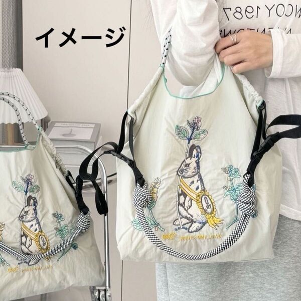 【新品N.096】可愛らしいバッグ バッジウサギ 刺繍トートバッグ エコバッグ ストラップ付き M お値下げ不可2wayラスト1