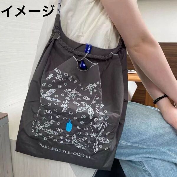 【新品N.073】ブルーペットボトルコーヒー刺繍トートバッグ エコバッグ ストラップ付き Mサイズ お値下げ不可2wayラスト1