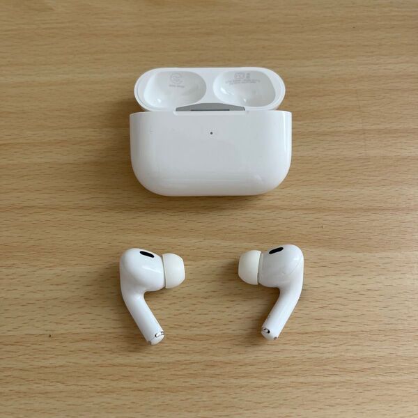 ① Apple AirPods Pro 第2世代 MQD83J/A ワイヤレスイヤホン 0525