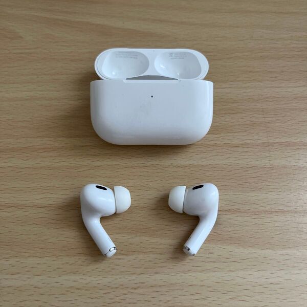 ② Apple AirPods Pro 第2世代 MQD83J/A ワイヤレスイヤホン 0525