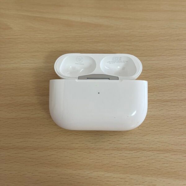 12 Apple AirPods Pro ケース A2968 ケースのみ イヤホン無し MTJV3J/A 0526