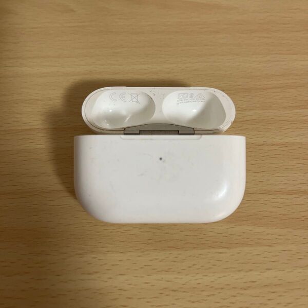 713 Apple AirPods Pro ケース A2190 ケースのみ イヤホン無し