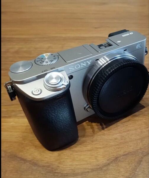 センサークリーニング済み【バッテリー計2個+SDカード付き】完動良品 SONY α6000