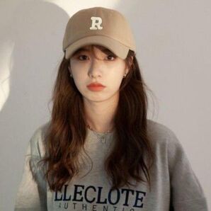 セール☆ベースボールキャップベージュ 野球帽 R刺繍ロゴ レディース シンプル UVカット 紫外線対策 新品未使用 帽子 小顔