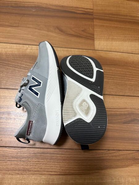 New Balance UA900 24センチ