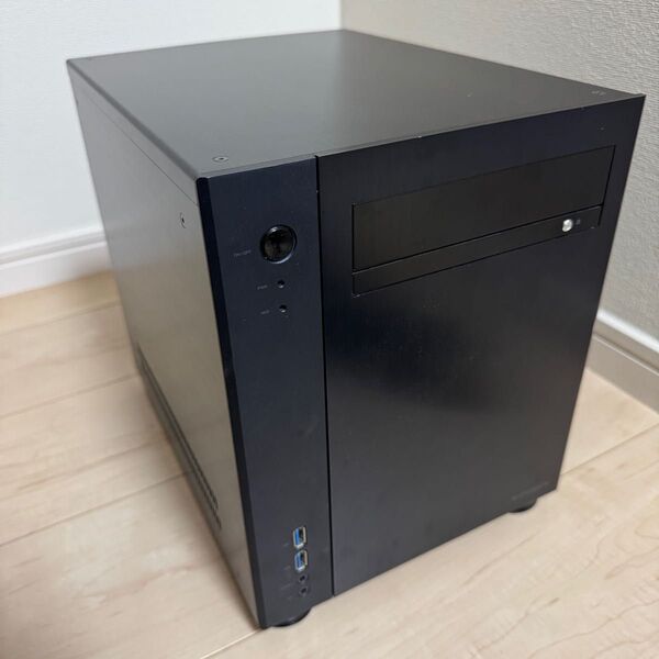 アビー Mini-ITX対応PCケース Abee AS Enclosure W1