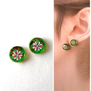 No.197ハンドメイドピアス イヤリング レジン 花 グリーン 緑 ゴールド