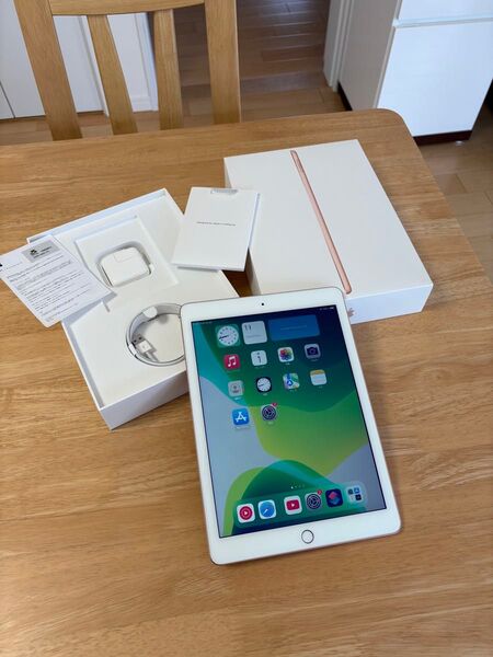 Apple iPad ゴールド 第6世代 32GB Wi-Fiモデル 並品
