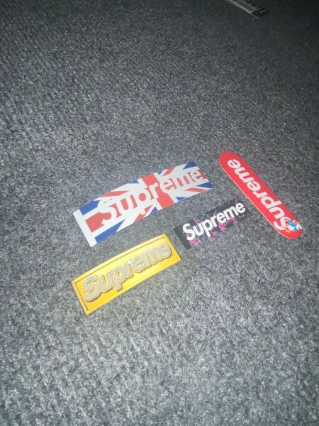 Supreme box logo us ステッカー