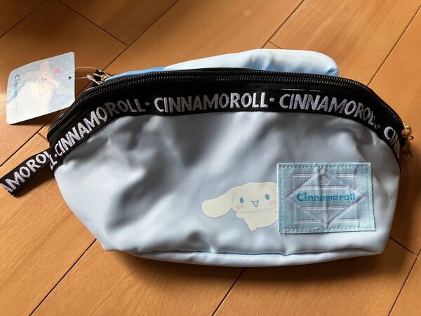 新品 サンリオ シナモロール ロゴテープ ハンドポーチ バッグ メイクポーチ
