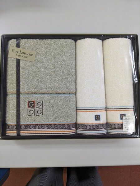 Guy Laroche タオルセット未使用バスタオル60cmx120cm1枚.ウォッシュタオル34cmx35cm2枚綿100%