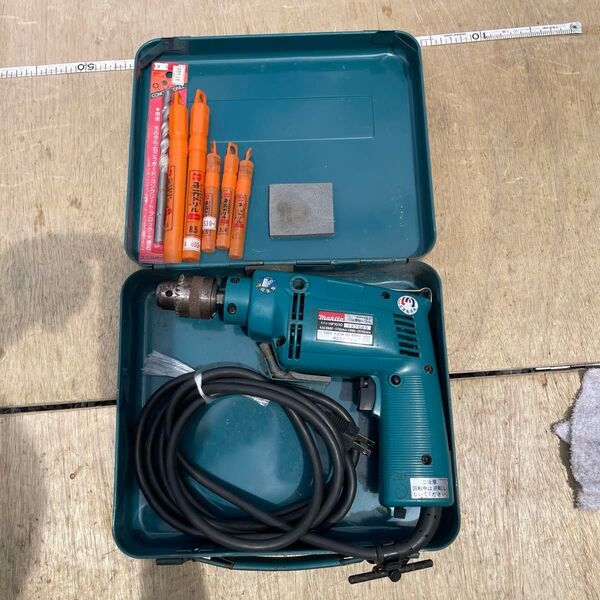 程度良好♪マキタ/makita10㎜震動ドリル HP1030 ケースとオマケ付は送料込!