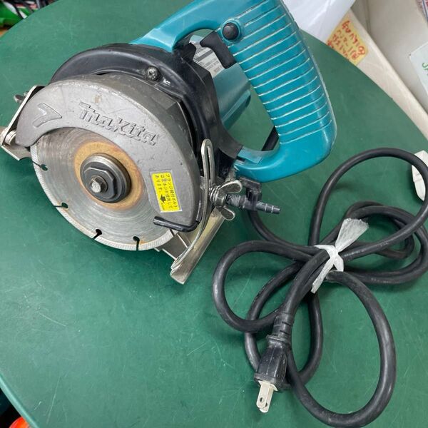 程度良好なマキタ / makita 4型カッタ 110㎜ 4101R 給水装置仕様 コンクリートカッター 丸ノコ 送料込!